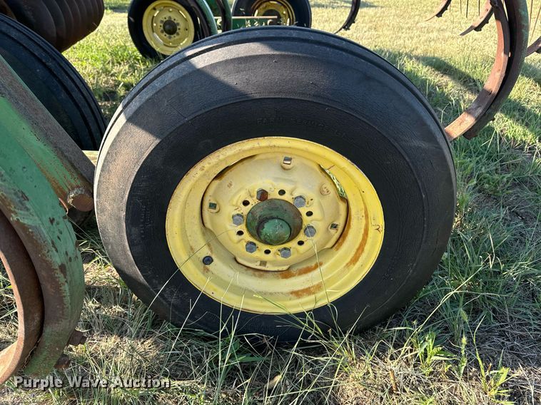 image for item OE9236 John Deere 1710A disk ripper