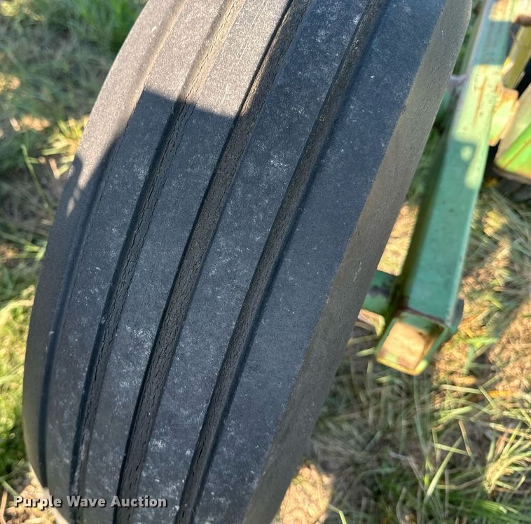 image for item OE9236 John Deere 1710A disk ripper