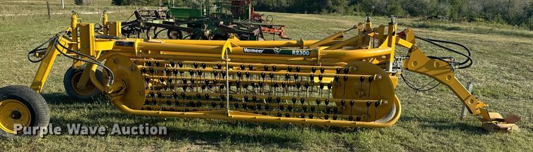 image for item OE9237 2008 Vermeer R2300 hay rake