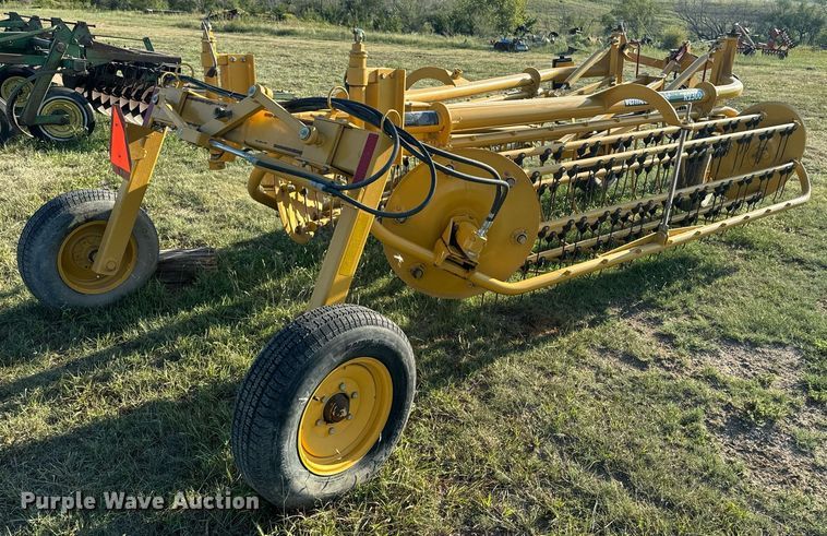 image for item OE9237 2008 Vermeer R2300 hay rake