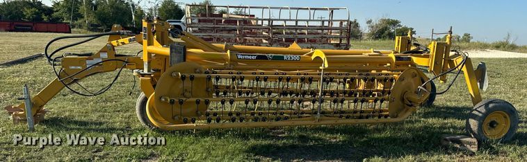 image for item OE9237 2008 Vermeer R2300 hay rake