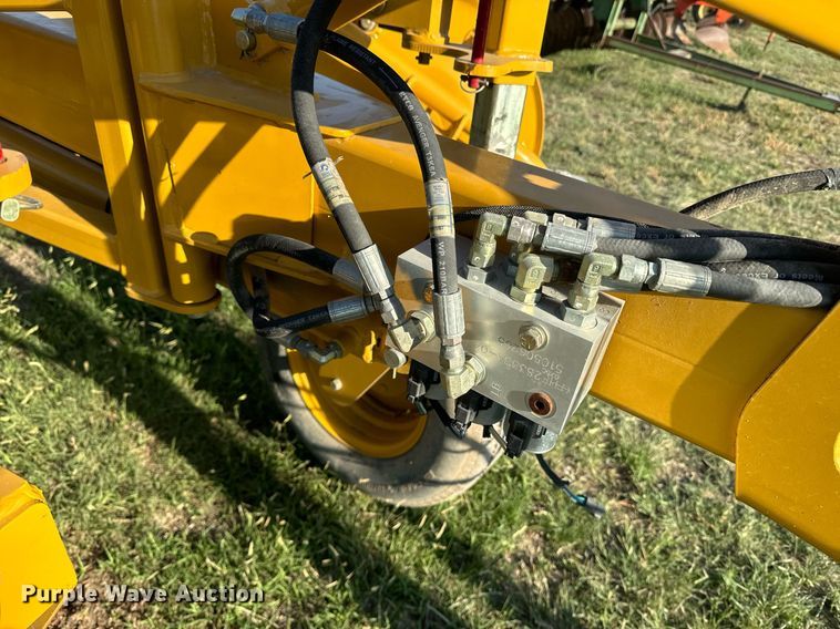 image for item OE9237 2008 Vermeer R2300 hay rake