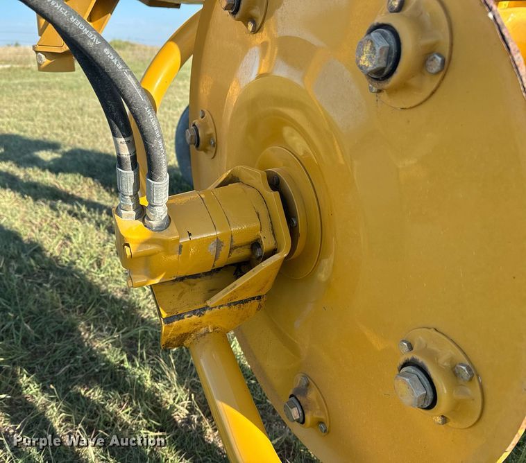 image for item OE9237 2008 Vermeer R2300 hay rake