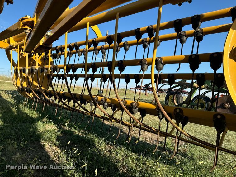 image for item OE9237 2008 Vermeer R2300 hay rake