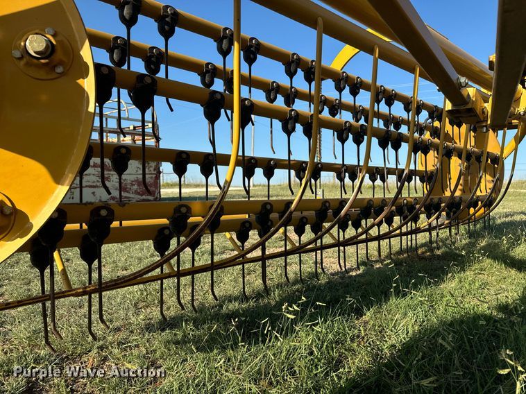 image for item OE9237 2008 Vermeer R2300 hay rake