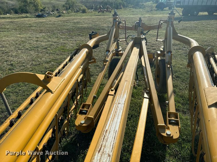 image for item OE9237 2008 Vermeer R2300 hay rake