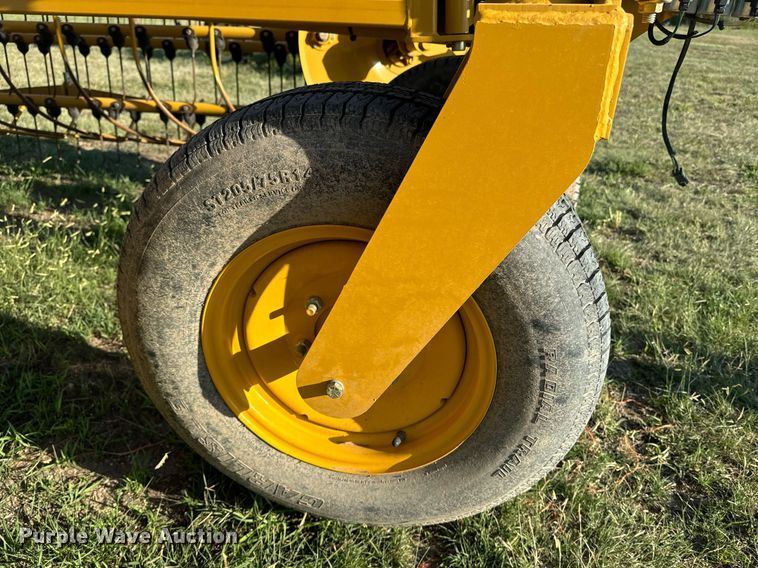 image for item OE9237 2008 Vermeer R2300 hay rake