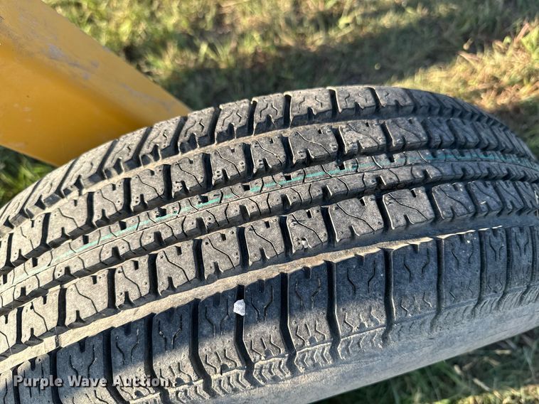 image for item OE9237 2008 Vermeer R2300 hay rake