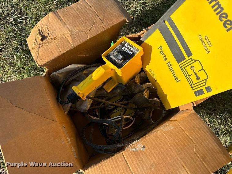 image for item OE9237 2008 Vermeer R2300 hay rake