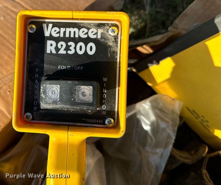 image for item OE9237 2008 Vermeer R2300 hay rake