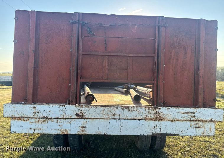 image for item OE9244 1976 Ford F700 grain truck