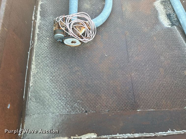 image for item OE9244 1976 Ford F700 grain truck