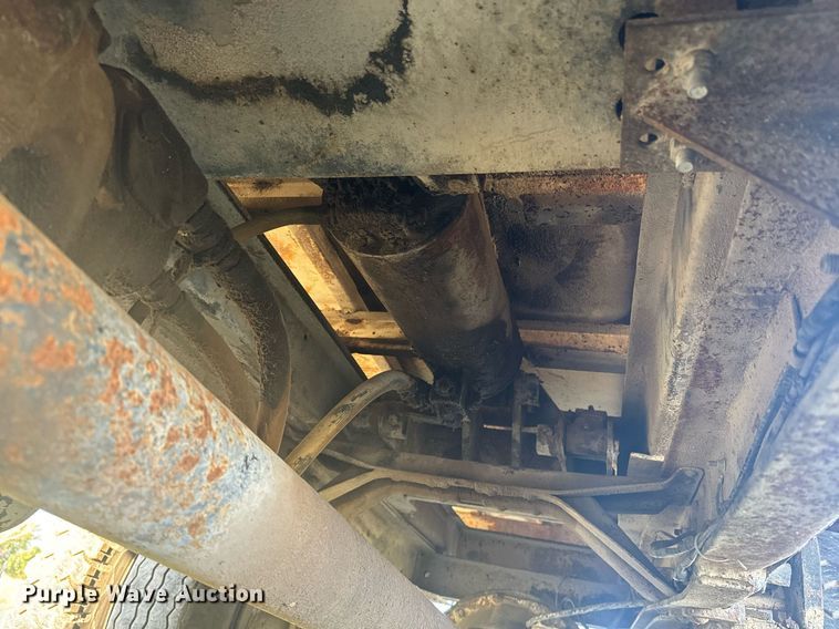 image for item OE9244 1976 Ford F700 grain truck