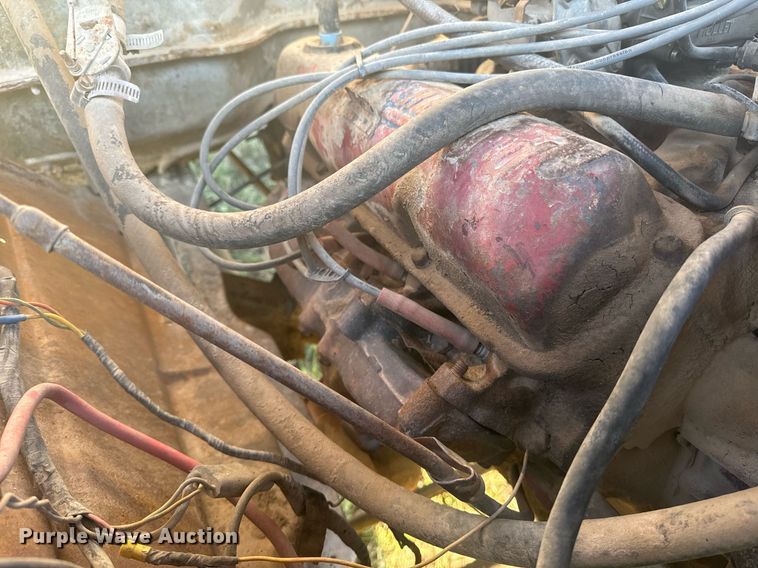 image for item OE9244 1976 Ford F700 grain truck