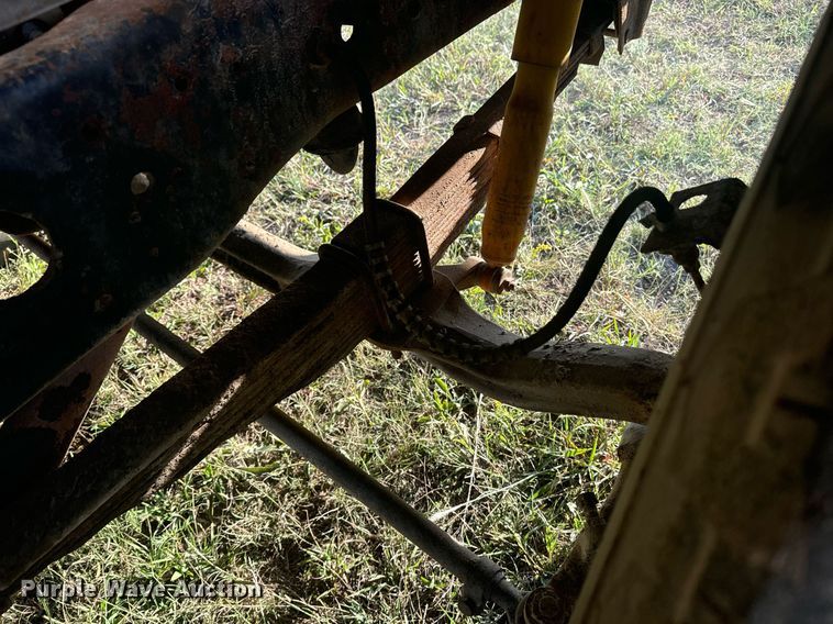 image for item OE9244 1976 Ford F700 grain truck