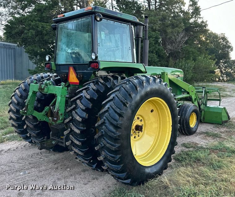 image for item OM9674 1982 John Deere 4640 tractor