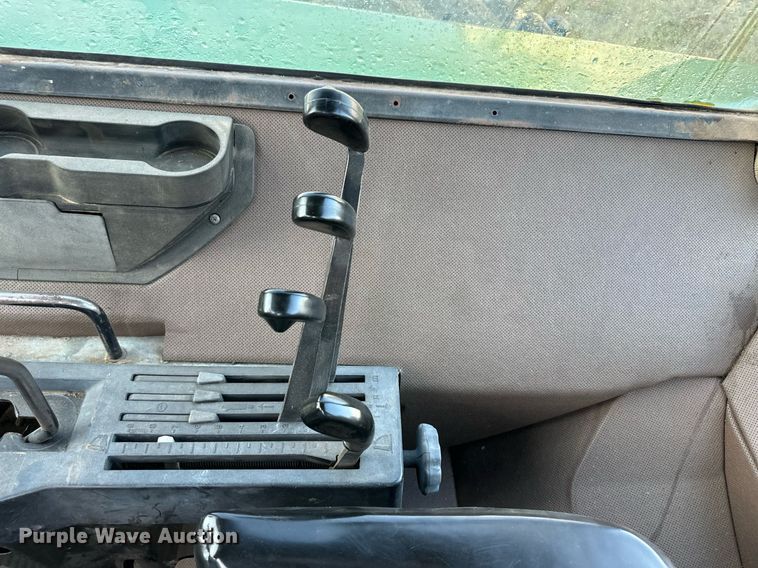 image for item OM9674 1982 John Deere 4640 tractor