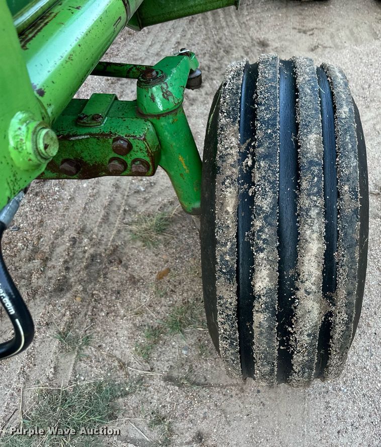 image for item OM9674 1982 John Deere 4640 tractor