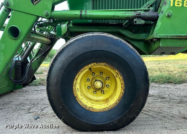 image for item OM9674 1982 John Deere 4640 tractor