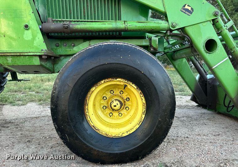 image for item OM9674 1982 John Deere 4640 tractor
