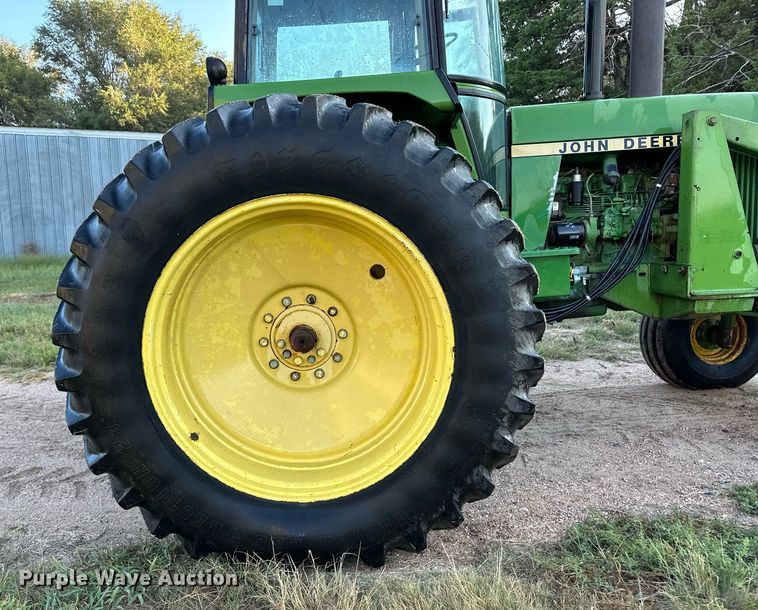 image for item OM9674 1982 John Deere 4640 tractor