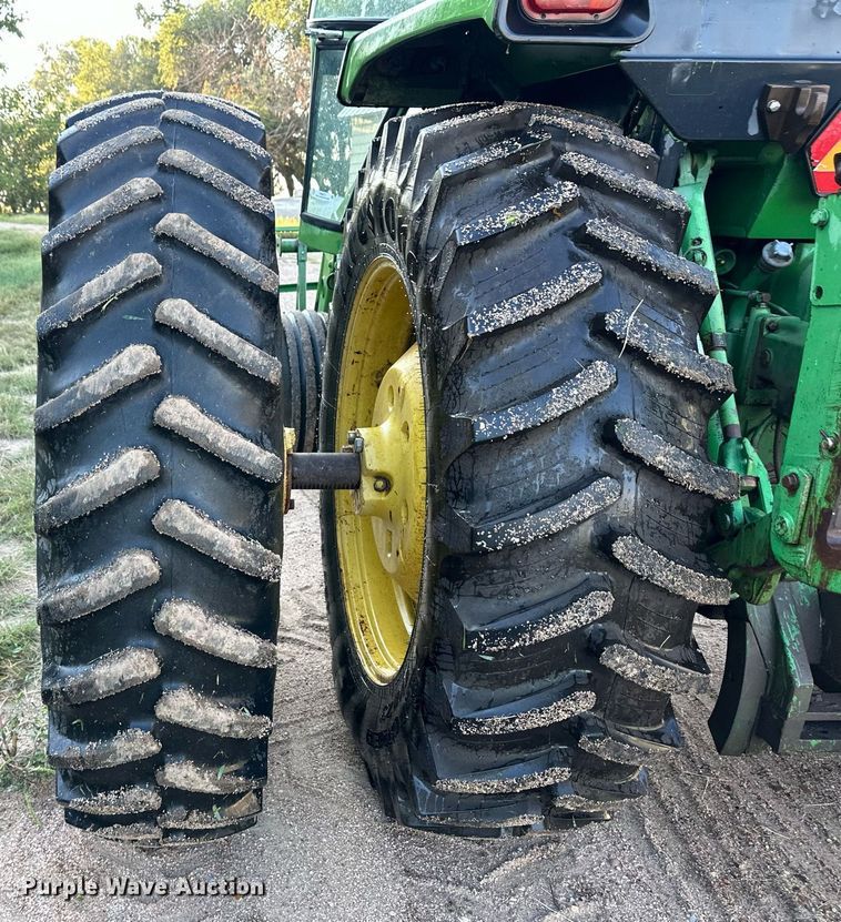 image for item OM9674 1982 John Deere 4640 tractor