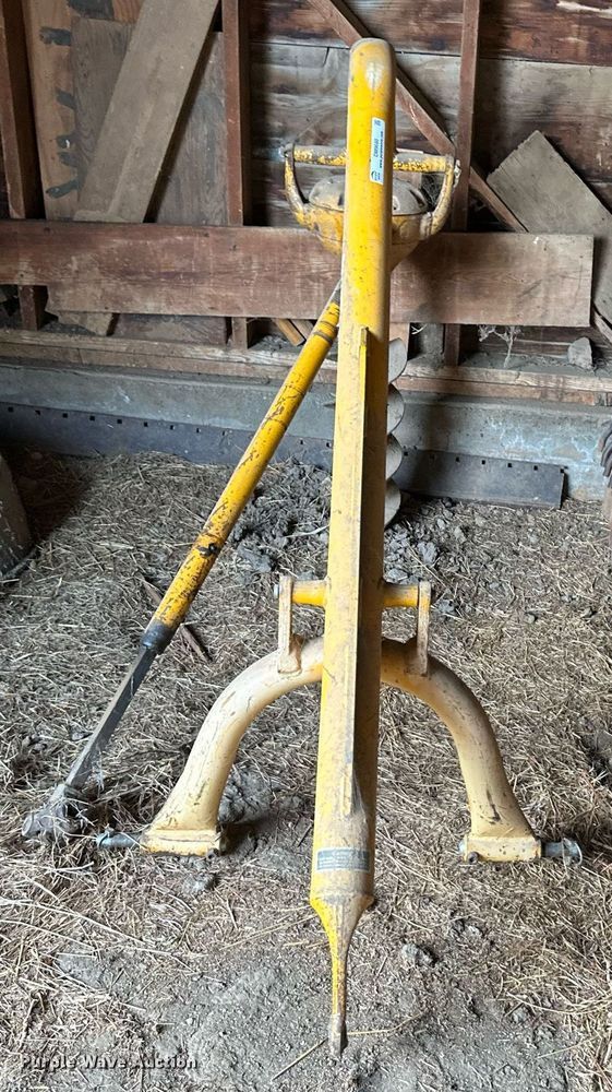 image for item OM9680 Danuser three point auger