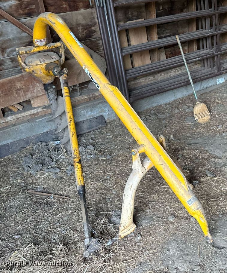 image for item OM9680 Danuser three point auger