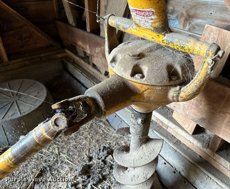 image for item OM9680 Danuser three point auger