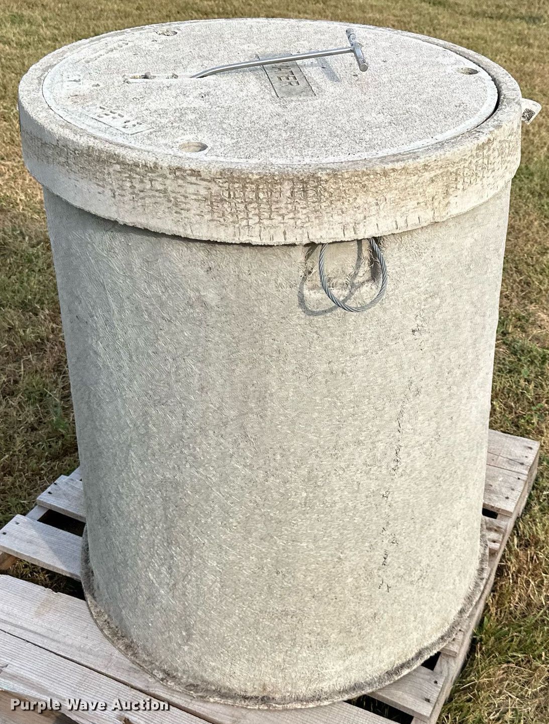 Water meter cover in Lawrence, KS Item DR2616 for sale Purple Wave