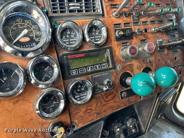 image for item DD3207 1999 Peterbilt  379 semi truck