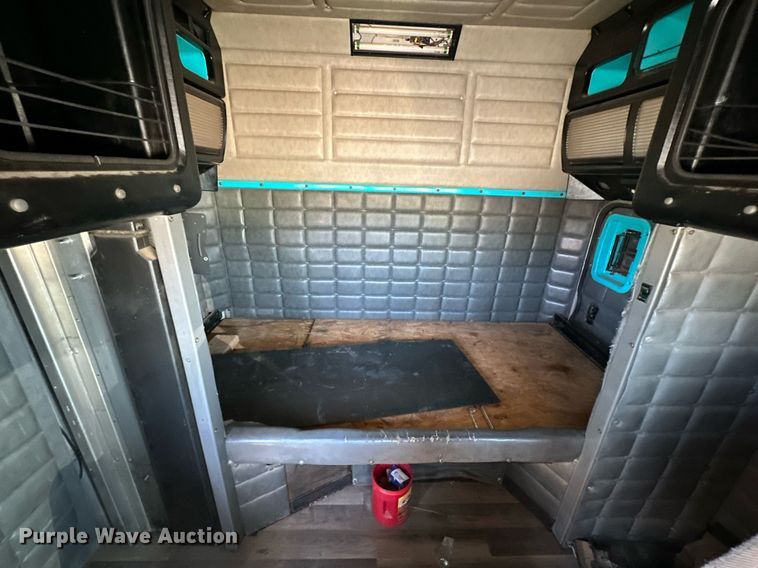 image for item DD3207 1999 Peterbilt  379 semi truck