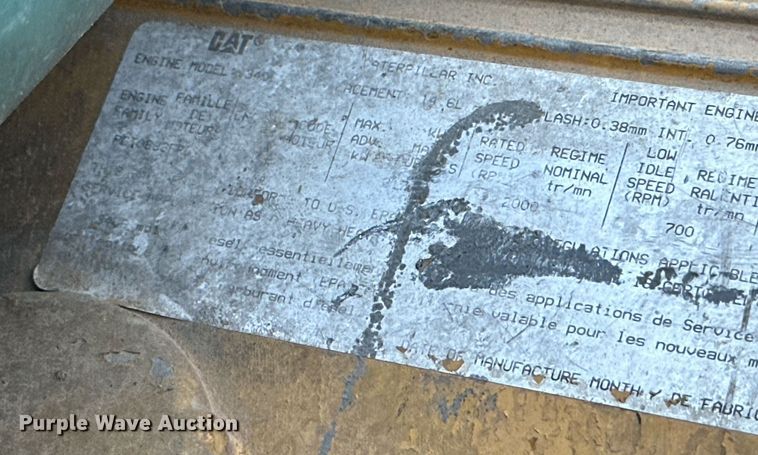 image for item DD3207 1999 Peterbilt  379 semi truck