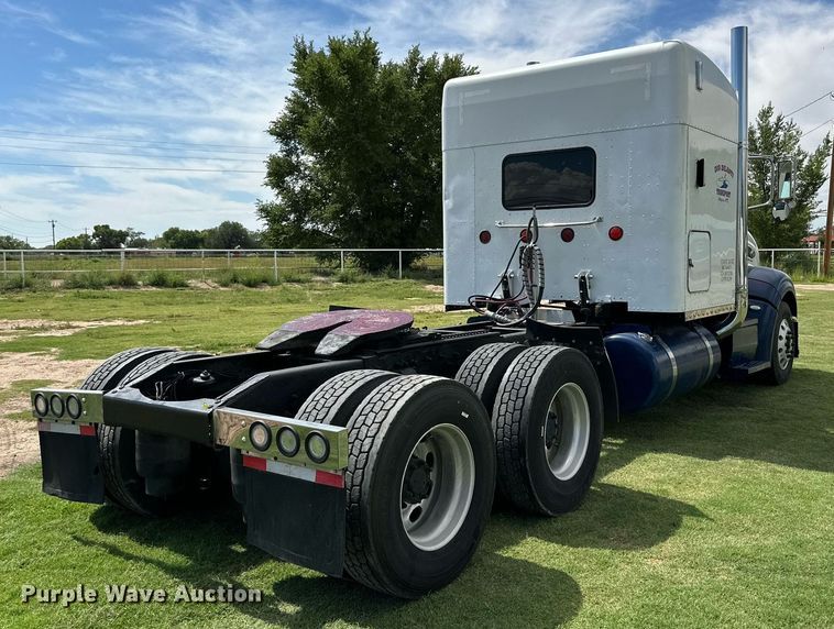 image for item DD3214 2008 Peterbilt 386 semi truck