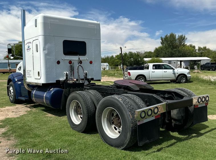 image for item DD3214 2008 Peterbilt 386 semi truck