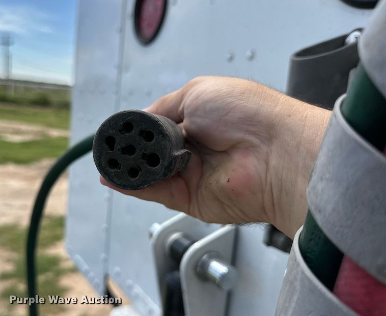 image for item DD3214 2008 Peterbilt 386 semi truck