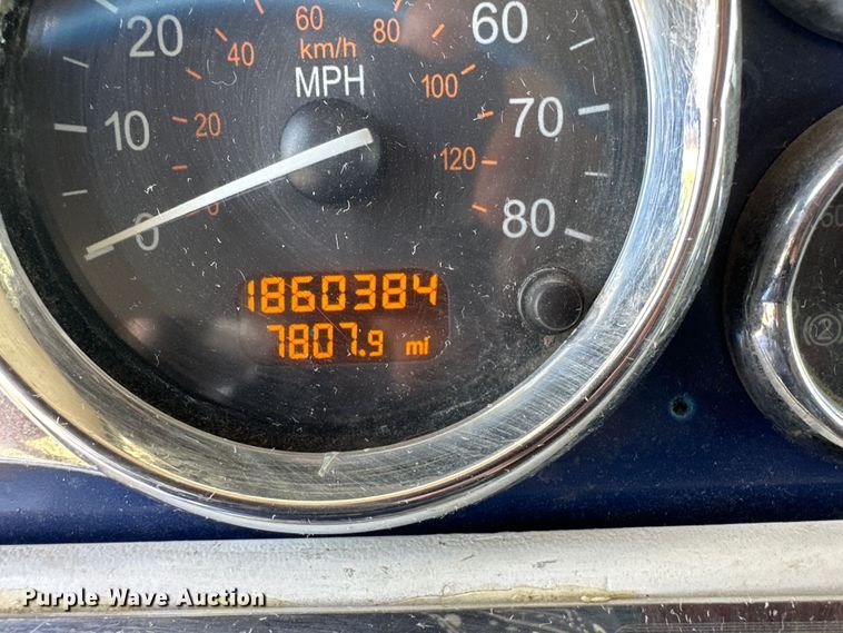 image for item DD3214 2008 Peterbilt 386 semi truck