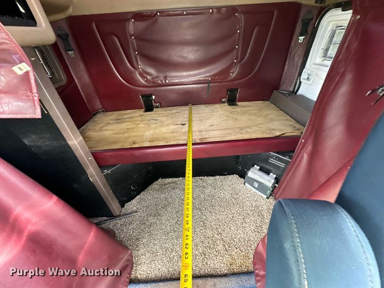 image for item DD3214 2008 Peterbilt 386 semi truck