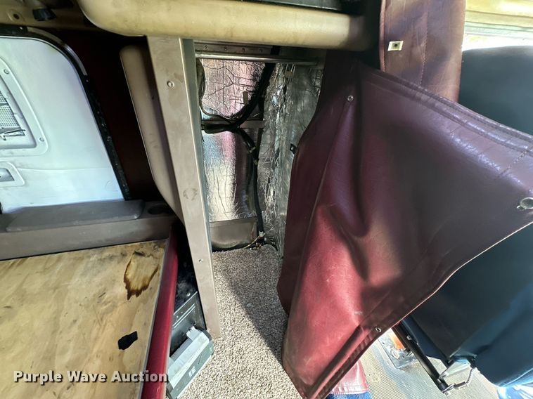 image for item DD3214 2008 Peterbilt 386 semi truck