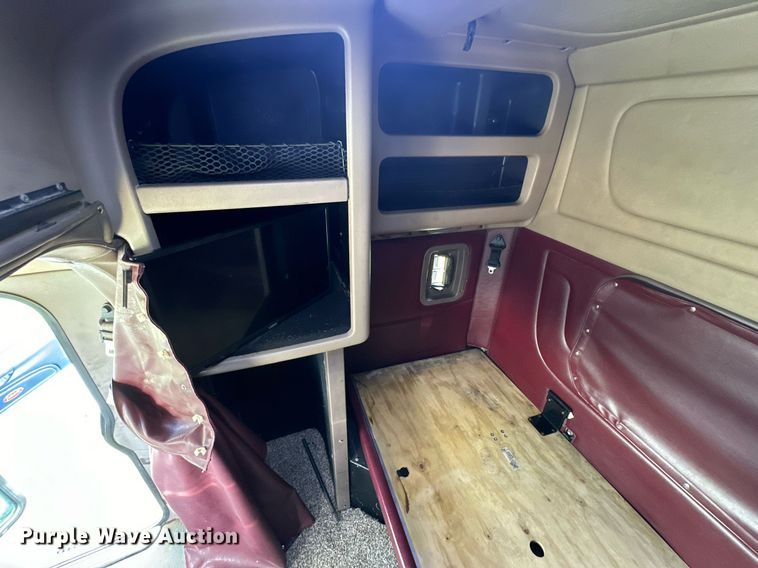 image for item DD3214 2008 Peterbilt 386 semi truck