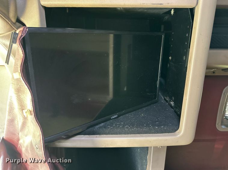 image for item DD3214 2008 Peterbilt 386 semi truck