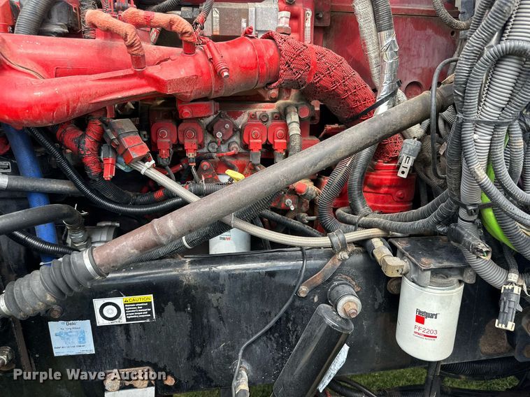 image for item DD3214 2008 Peterbilt 386 semi truck