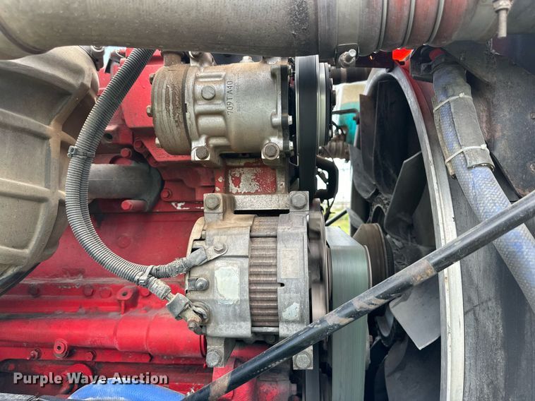 image for item DD3214 2008 Peterbilt 386 semi truck