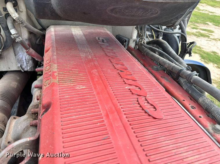 image for item DD3214 2008 Peterbilt 386 semi truck