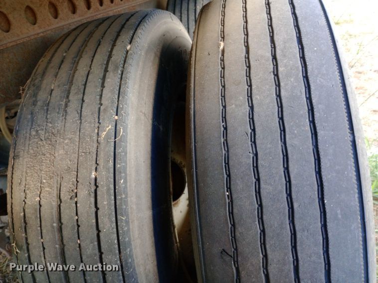 image for item DH1251 2001 Trailmobile dry van trailer