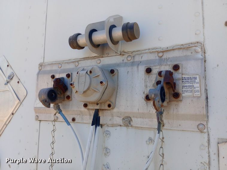 image for item DH1336 1996 Trailmobile  dry van trailer