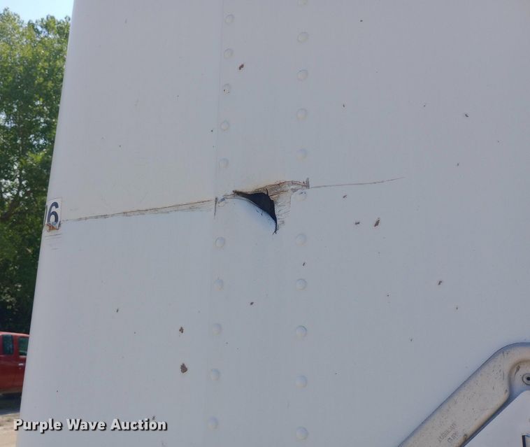 image for item DH1336 1996 Trailmobile  dry van trailer