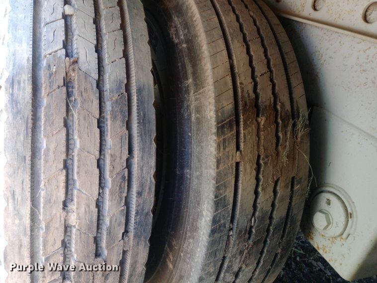 image for item DH1336 1996 Trailmobile  dry van trailer