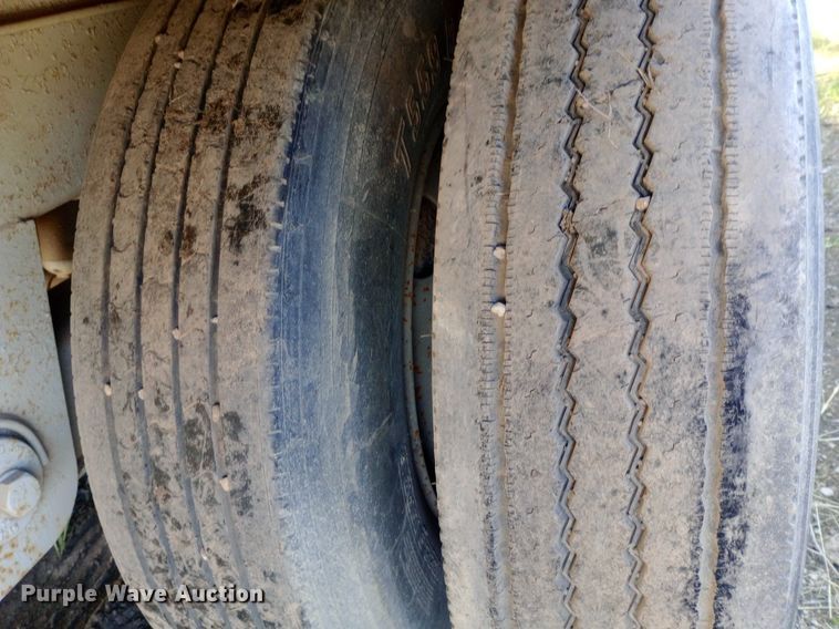 image for item DH1336 1996 Trailmobile  dry van trailer