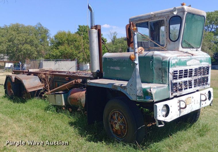 image for item DH1348 1969 Freightliner  HD-8264 roll-off container truck